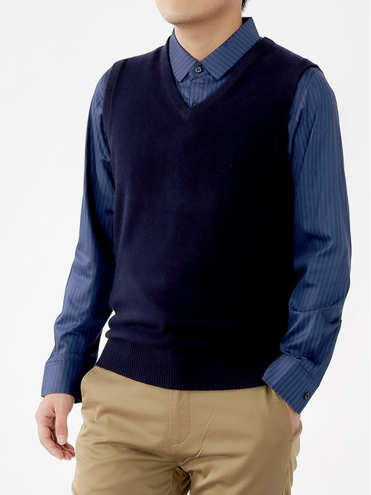 Basic wool V-neck vest