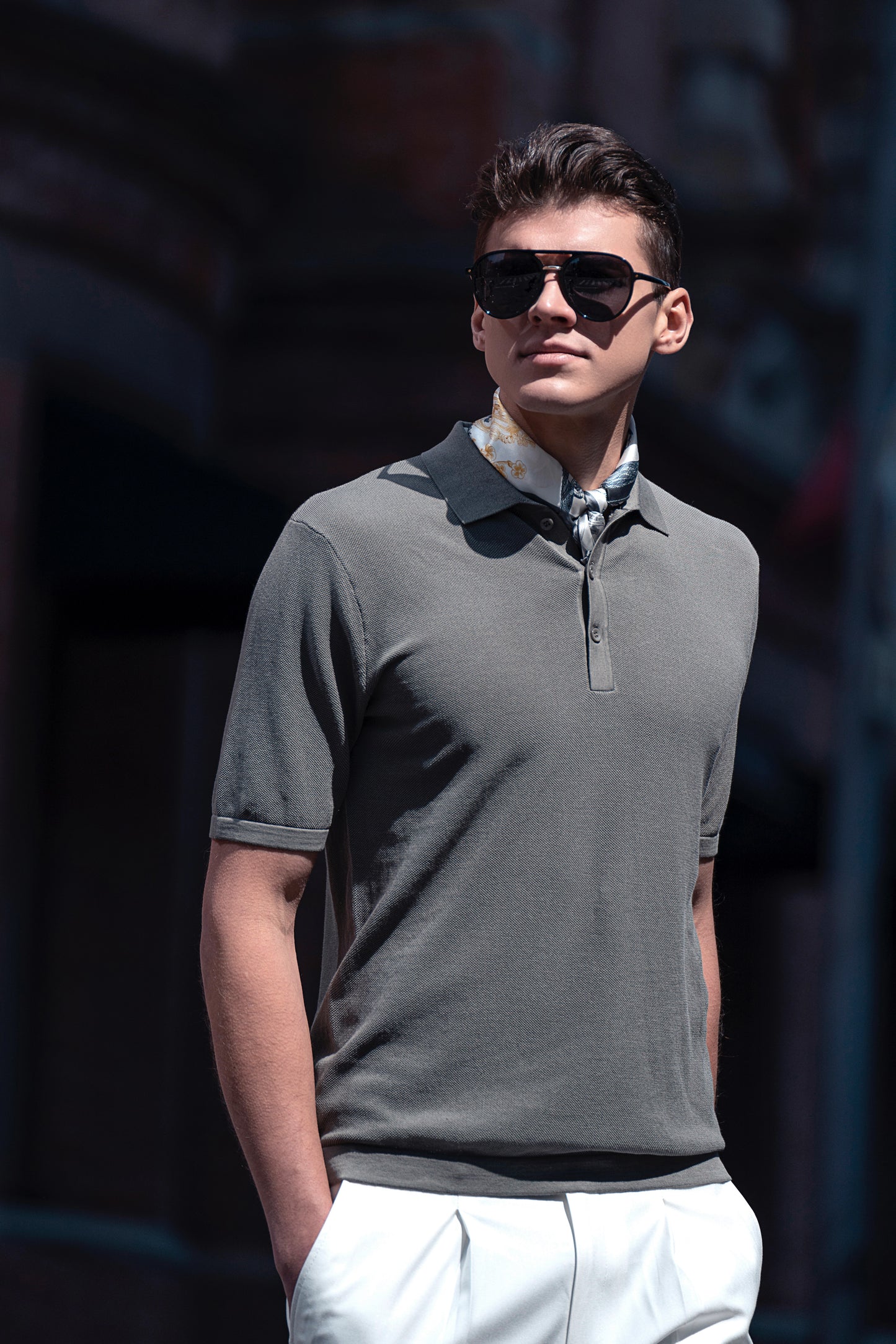 Short-sleeved polo shirt